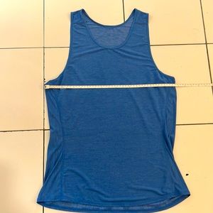 Blue Lululemon tank size med 19 wide and 25 long size medium in great condition.